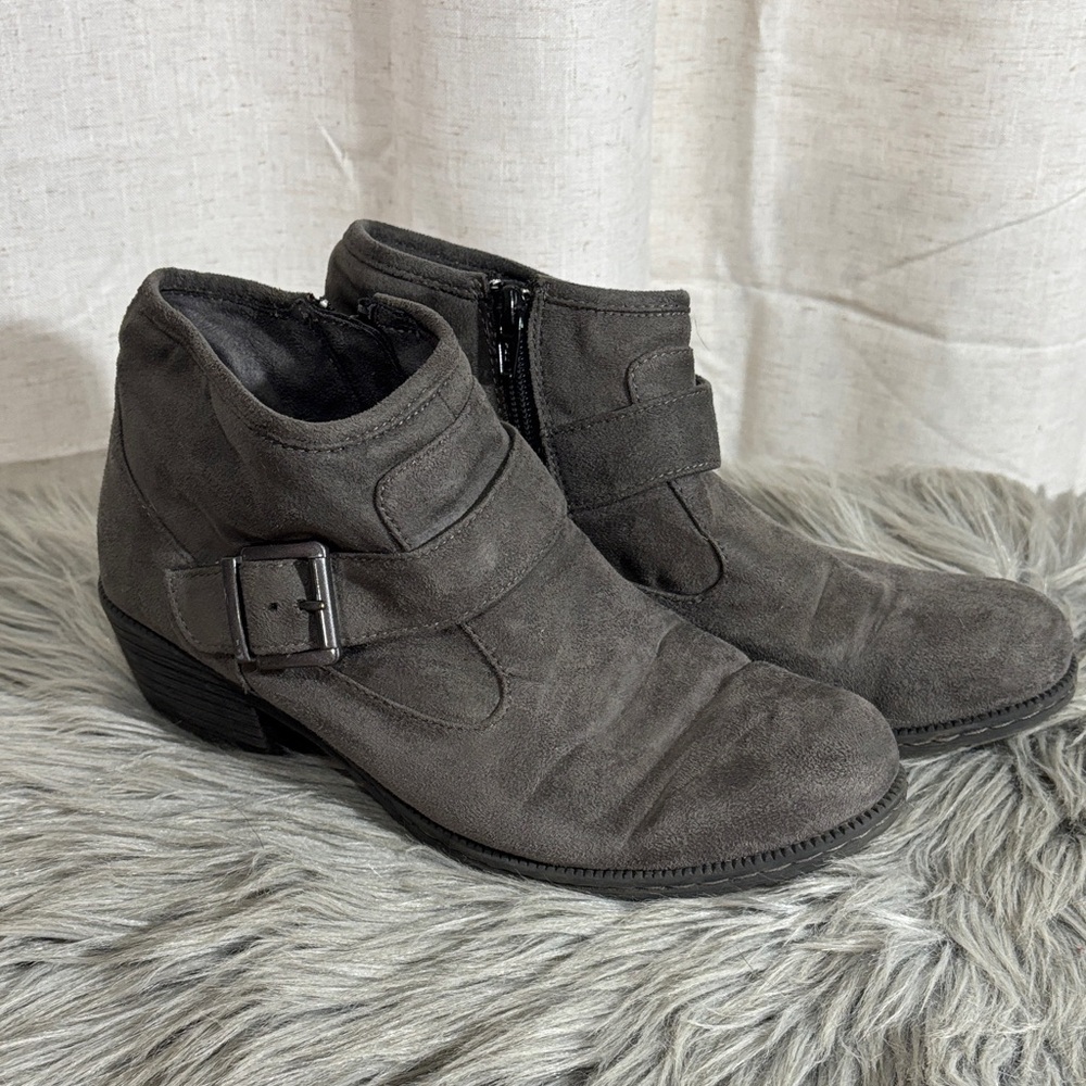 BØC Women’s Faux Suede Gray Ankle Boots